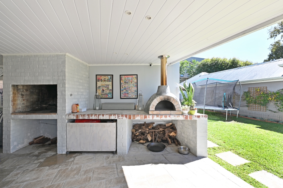 To Let 4 Bedroom Property for Rent in Newlands Western Cape